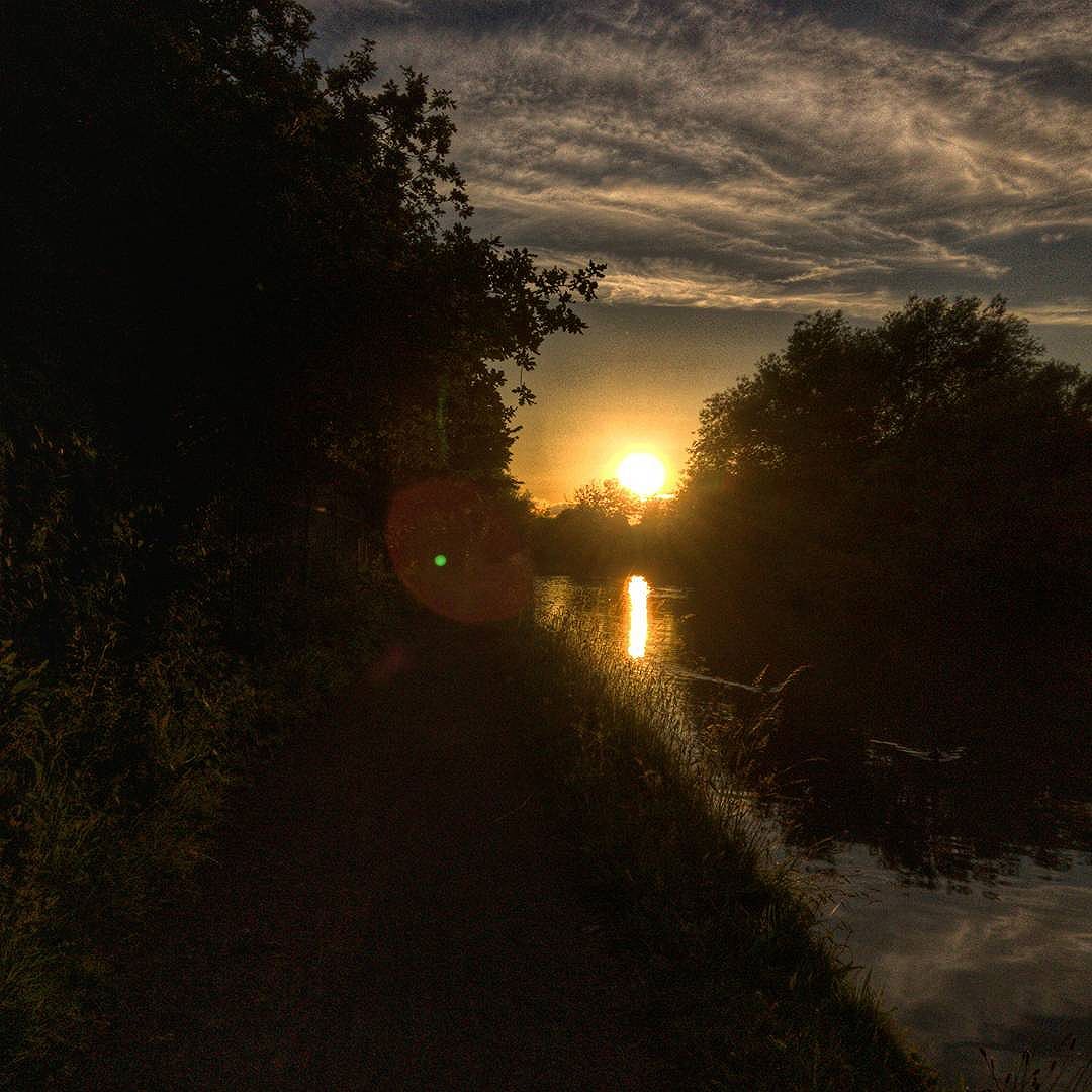 Had a great walk along the #canal #towpath by #HorsendenHill with our walking home group this eve. #sunset #POTD