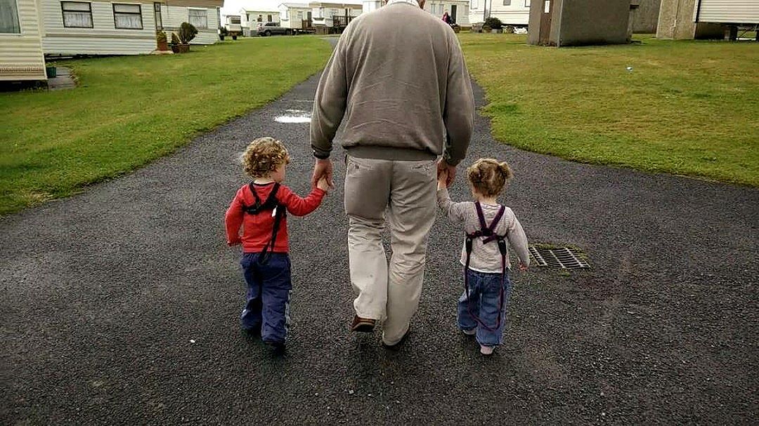 #Throwback to our #radrobinsonsummerholidays when #Grandad had his first walk with his #toddler #twins #toddlersofinstagram #twinsofinstagram #twinstagram #preciousmoments #family #LoveMyDad #POTD