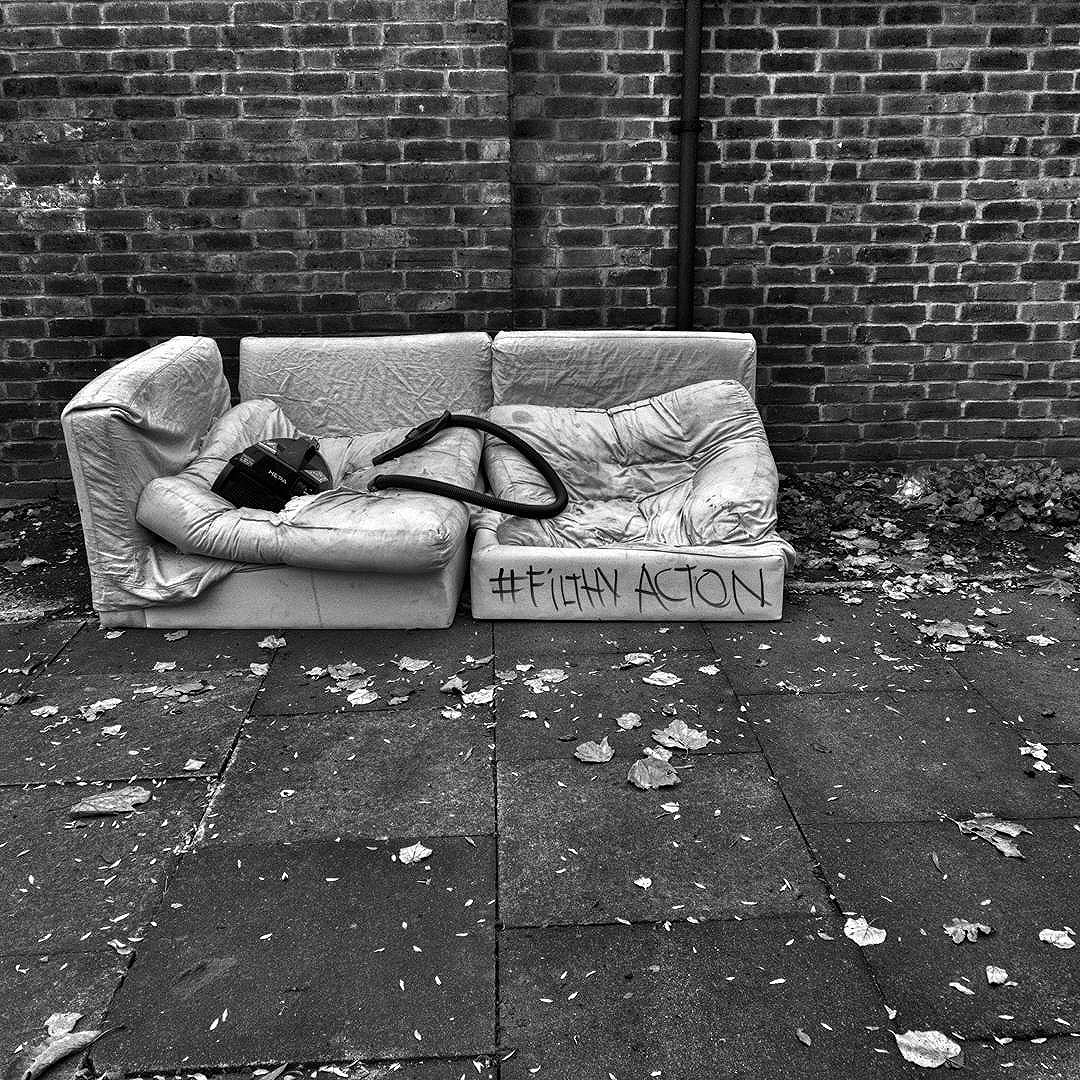 Out on a family walk and we ran across this sofa. #FlyTipping is on the up in #Acton since the new #WheelieBins arrived #FilthyActon #ActonStreets @EalingCustSer #POTD