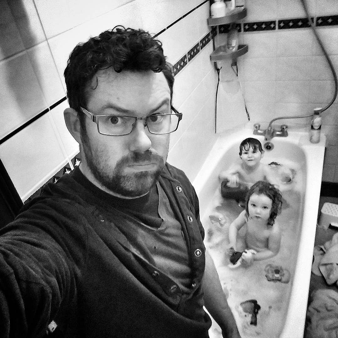 Solo #Bathtime with #O&A #likeaboss #twinsofinstagram #Twinstagram #twindad #BoyGirlTwins #dadlife #twins #mommaisaslacker @rufus2612 Biggest respect to those who do #soloparenting all the time. #isaluteyou #POTD